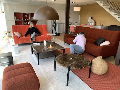 Image de ATELIERS MONTESPAN - Agencement d'intérieur français - L'ORANGERIE (SARL)