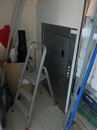 Image de Dépannage monte charge paris (monte fûts monte plats) Déblocage ,installation, réparation